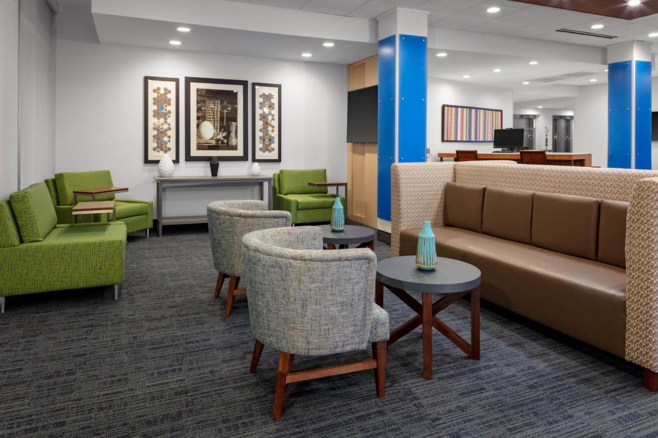 Holiday Inn Express & Suites Wilmington West - Medical Park By Ihg Εξωτερικό φωτογραφία