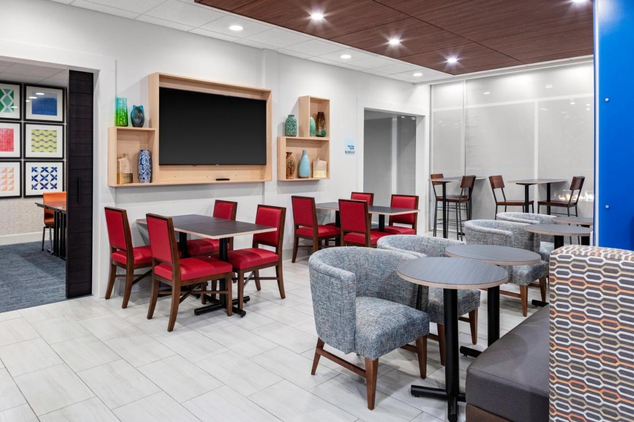 Holiday Inn Express & Suites Wilmington West - Medical Park By Ihg Εξωτερικό φωτογραφία