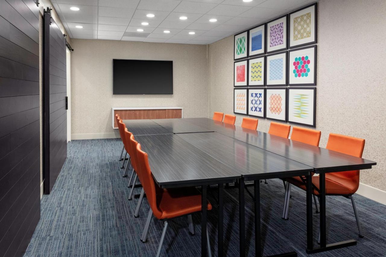 Holiday Inn Express & Suites Wilmington West - Medical Park By Ihg Εξωτερικό φωτογραφία